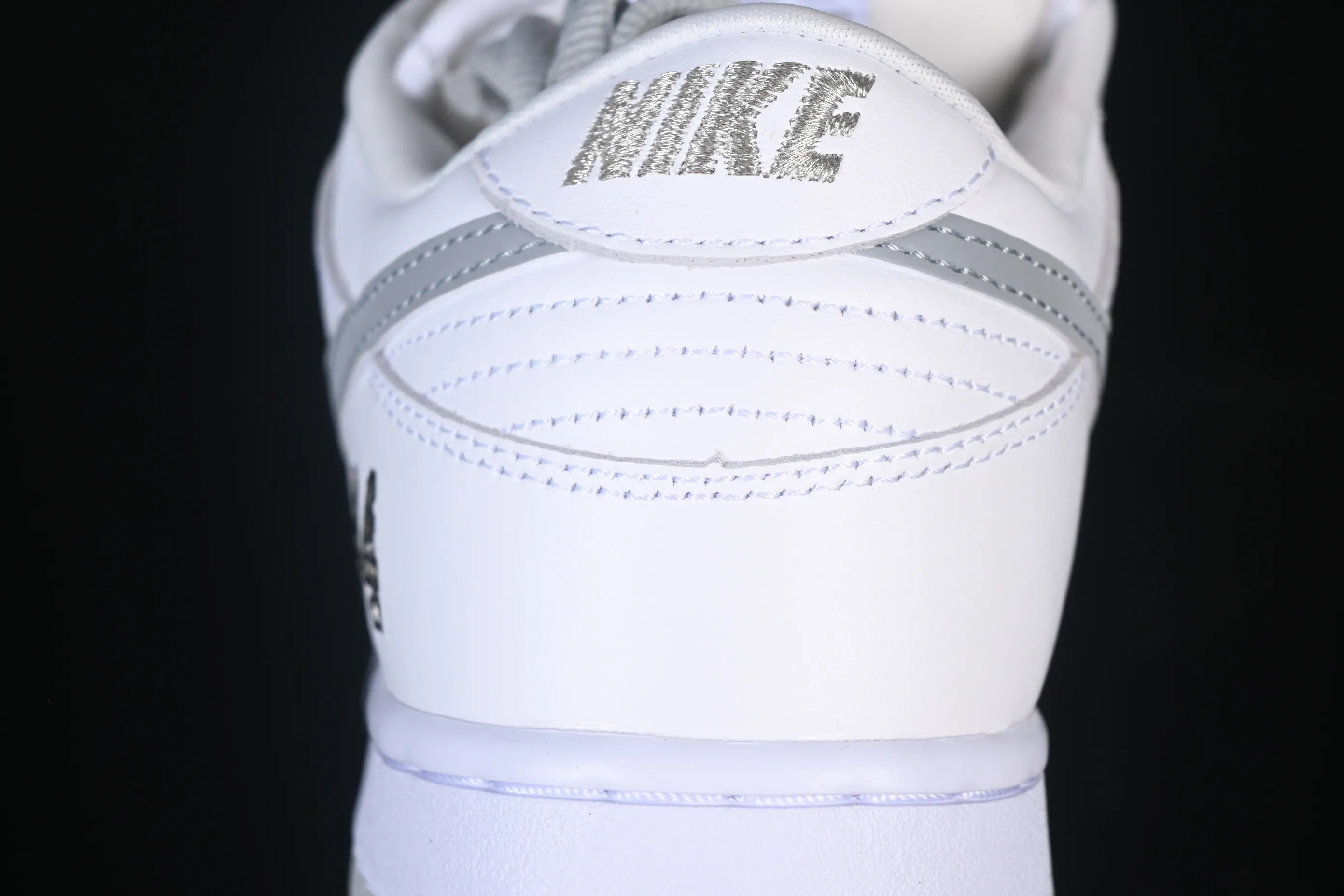 All categories Nk SB Dunk Series Nk SB Dunk Low low-top sneakers C version Supreme x Nike Dunk SB Dunk Low joint brown and yellow low-top casual skateboard shoes HQ8487-100